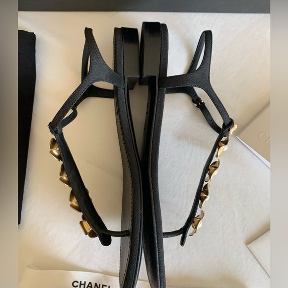 Authentic CHANEL Black Leather Sandals - Picture 4 of 13